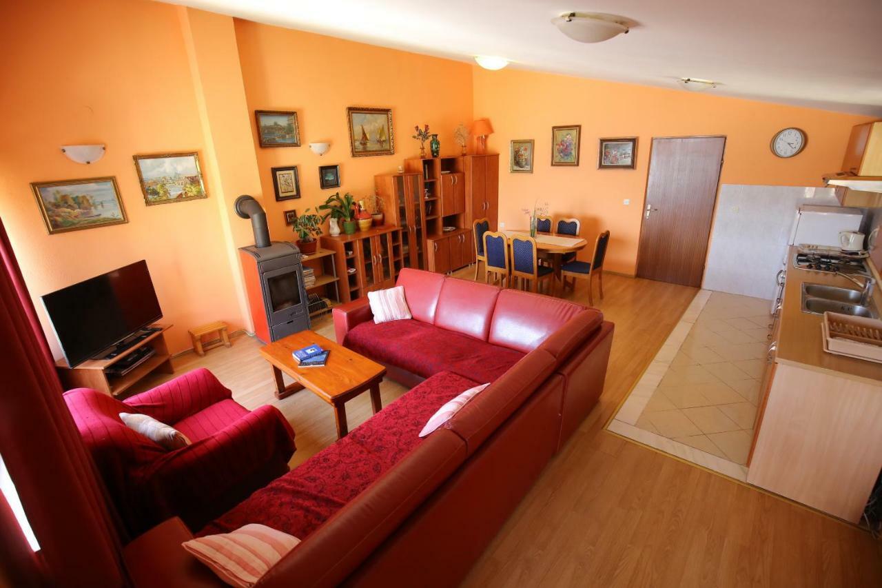 Apartment And Rooms Roko Zaglav Ngoại thất bức ảnh