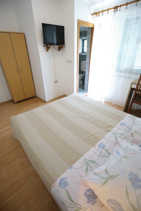 Apartment And Rooms Roko Zaglav Ngoại thất bức ảnh