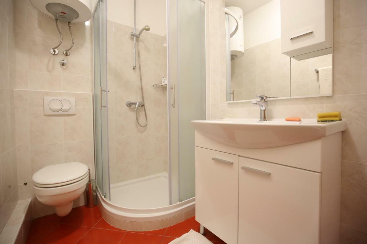 Apartment And Rooms Roko Zaglav Ngoại thất bức ảnh